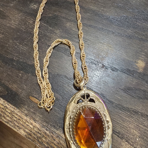 Whiting & Davis Gold Necklace with Amber Pendant - Picture 3 of 6